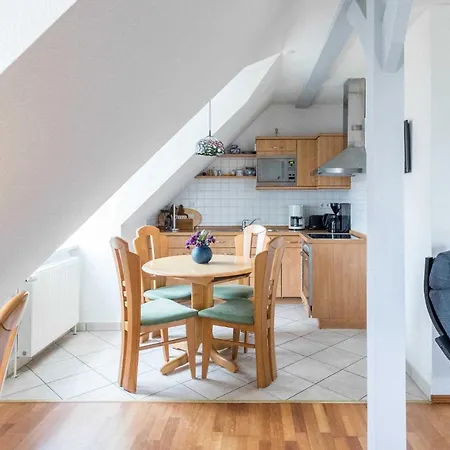 Alt 12 Apartment *